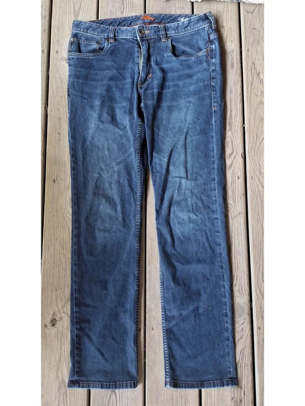 Tommy Bahama crafted professional